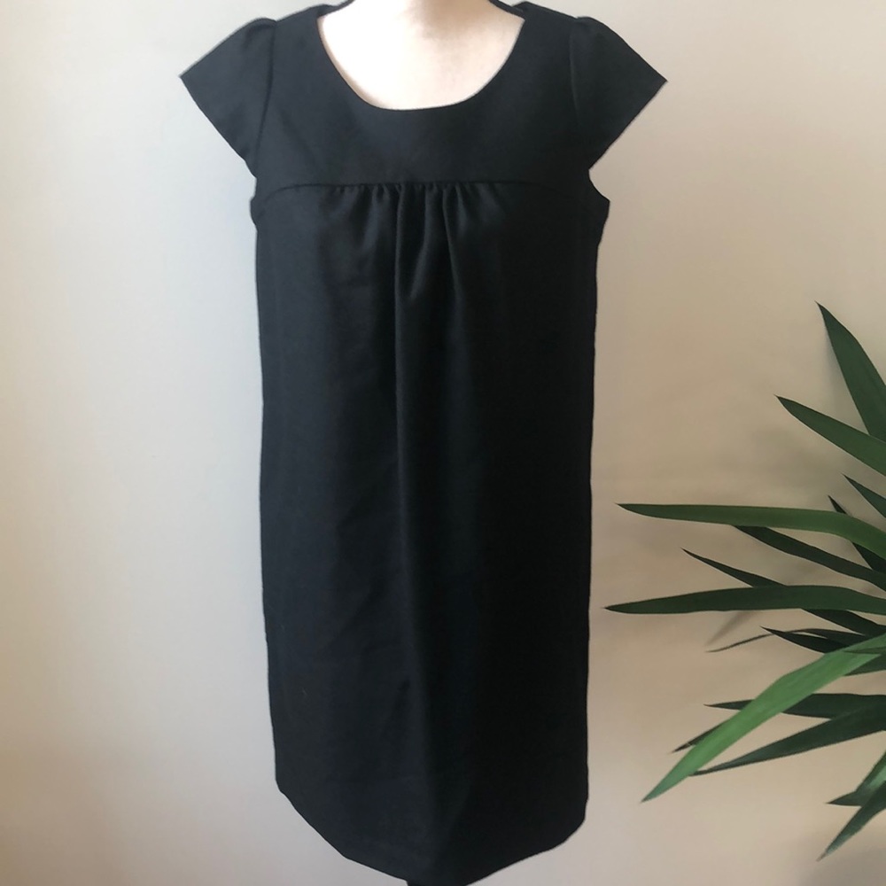 GAP XS Black Dress with Pockets